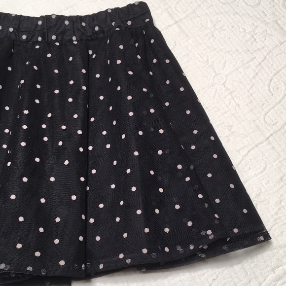 3T (4/$20) Netting/Ruffles Skirt by Old Navy - Picture 2 of 15